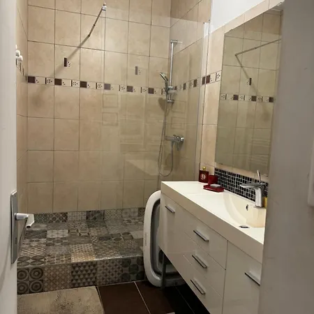 Centre Apartment *