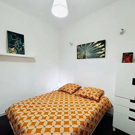 Apartment Centre *